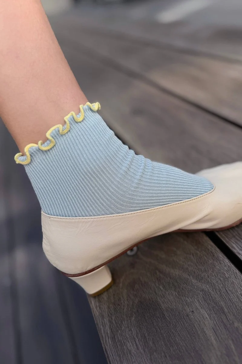 Chaussettes Ruffled Modal Le Bon Shoppe Bleu Poudre et Jaune - Image 2