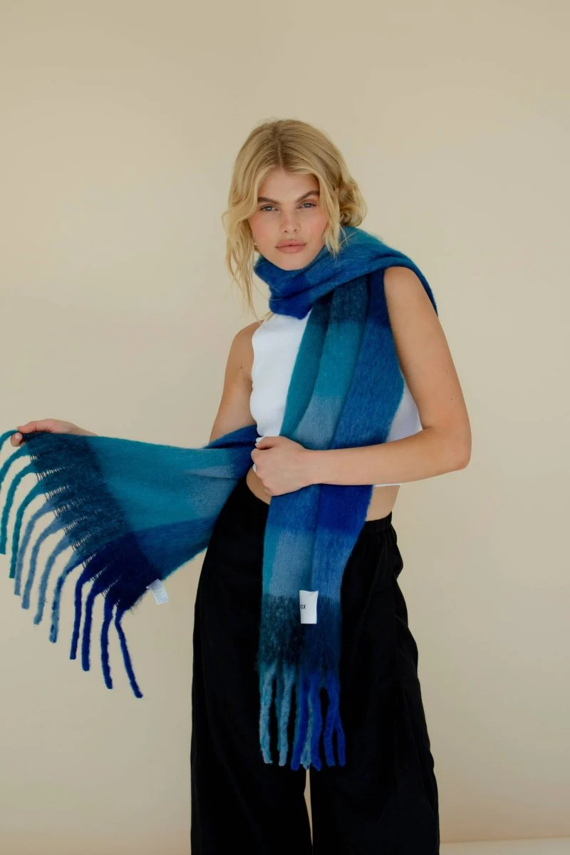 Foulard Reykjavik Bleu à Carreaux Arctic Fox - Image 6