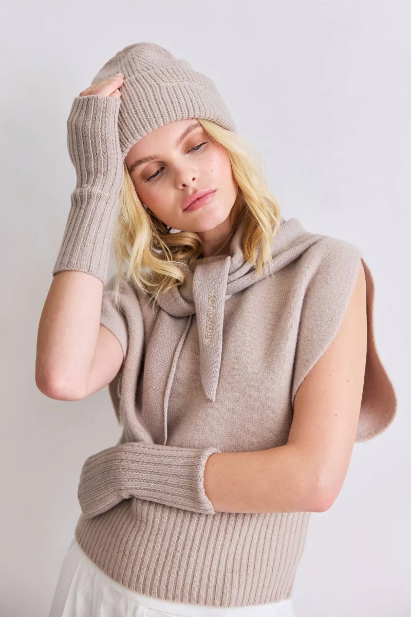 Foulard Triangulaire en Merino Taupe Arctic Fox - Image 7