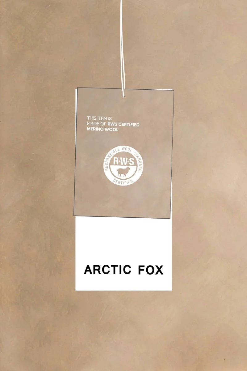 Foulard Triangulaire en Merino Taupe Arctic Fox - Image 8