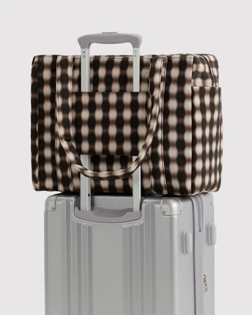 Petit Sac Nuage Carry-on Baggu Blurred Gingham Brown - Image 2