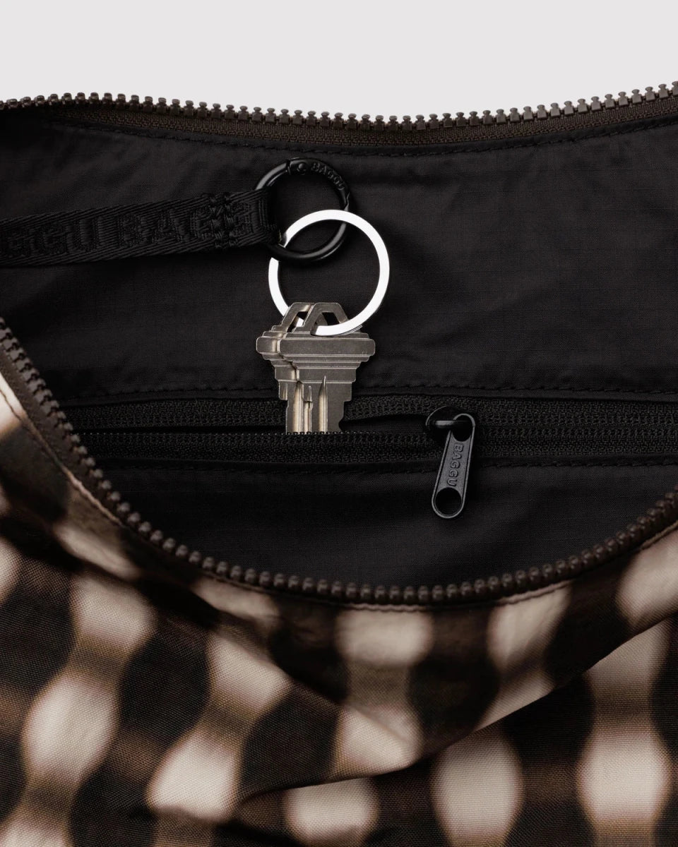 Sac Croissant Large Baggu Blurred Gingham Brown - Image 3