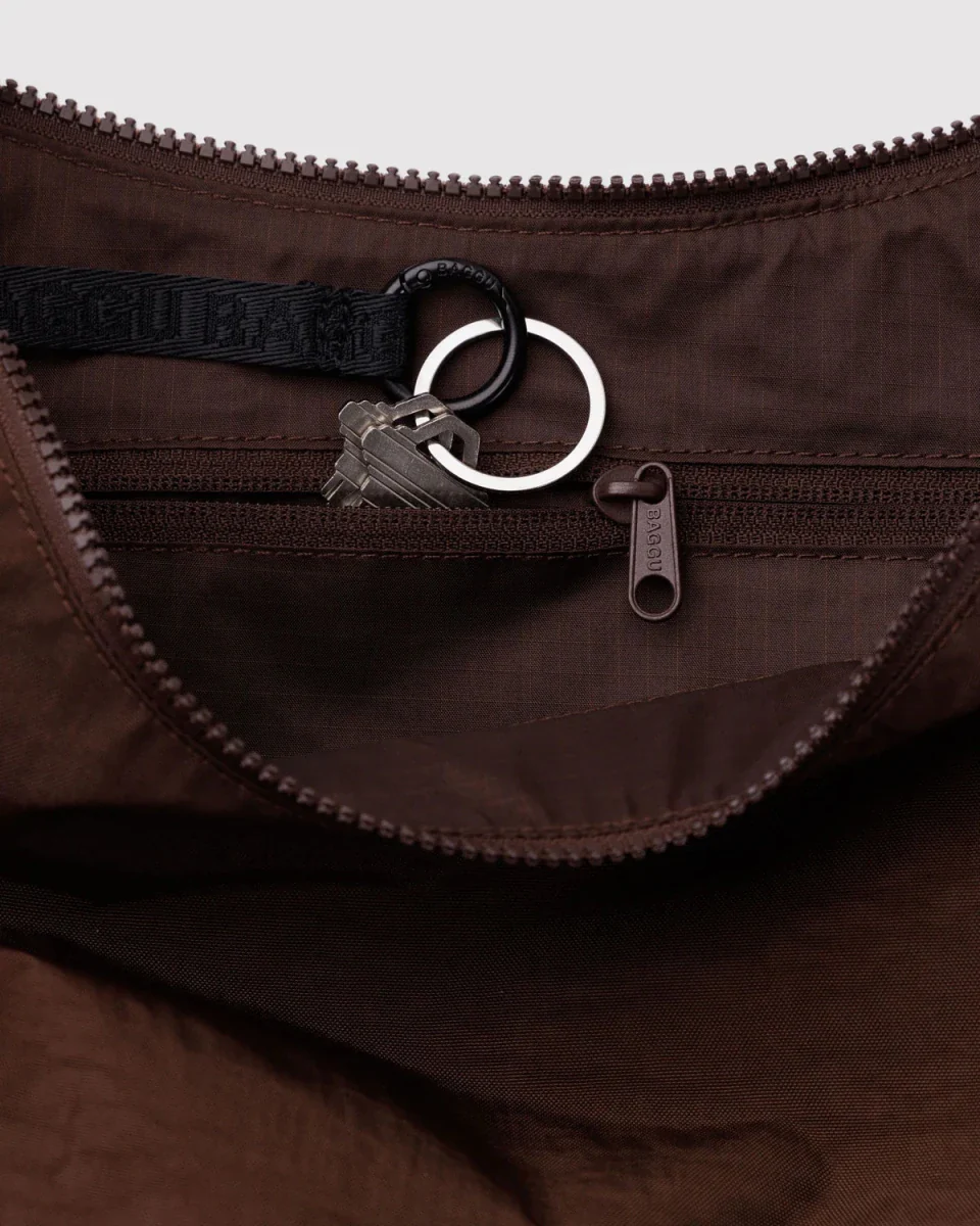 Sac Croissant Medium Baggu Coffee - Image 3