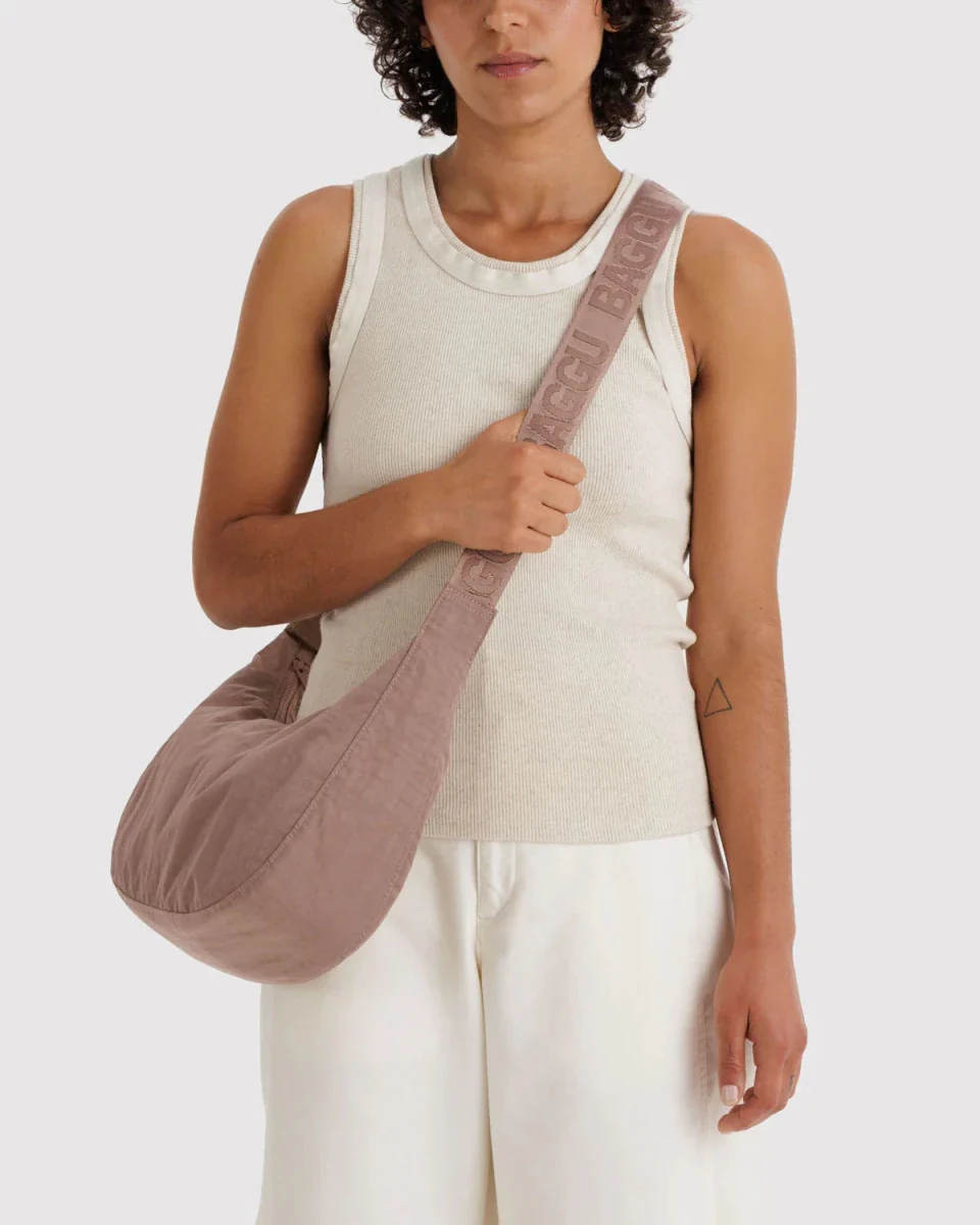 Sac Croissant Medium Baggu Toasted Almond - Image 2