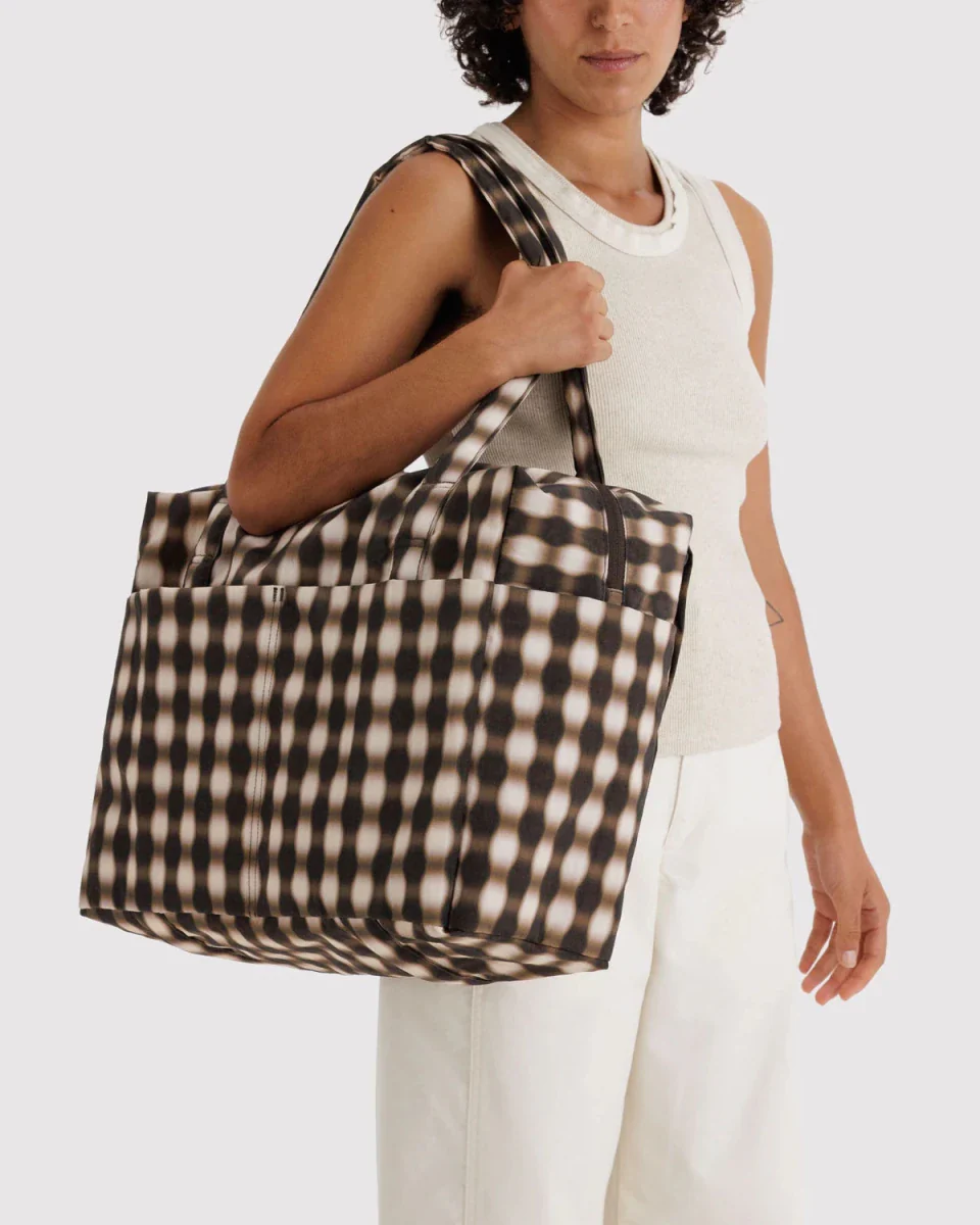 Sac Nuage Carry-on Baggu Blurred Gingham Brown - Image 3