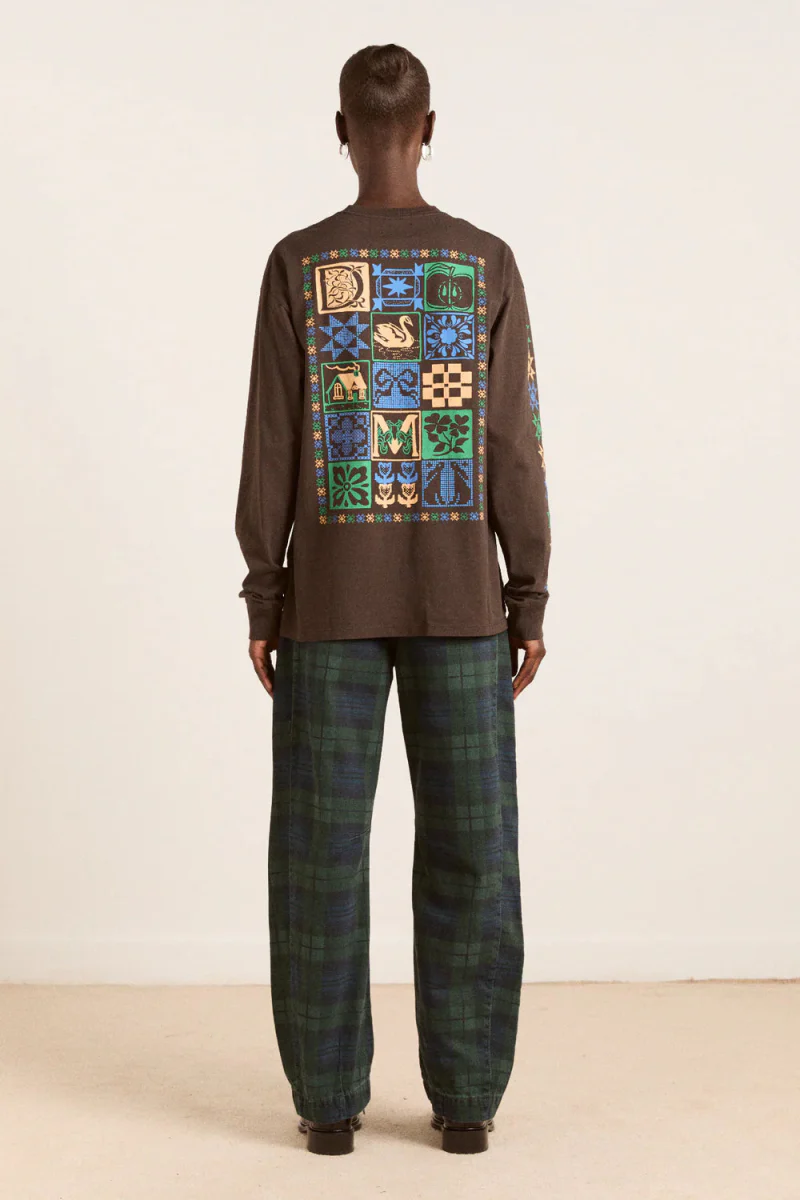 T-Shirt LS Patchwork Quilt Damson Madder - Image 6